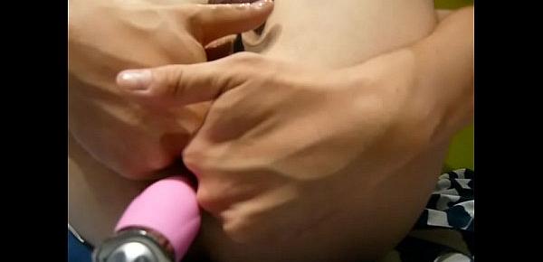  Amateur guy fisting himself with dildo and 2 hands together